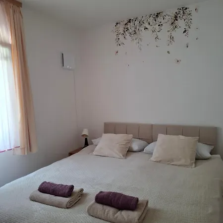 Feriehus Pocitniska Hisa Skriti Biser Catez *